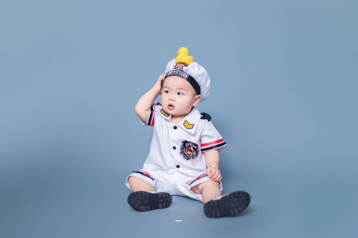 阿克苏宝宝老摇头怎么回事